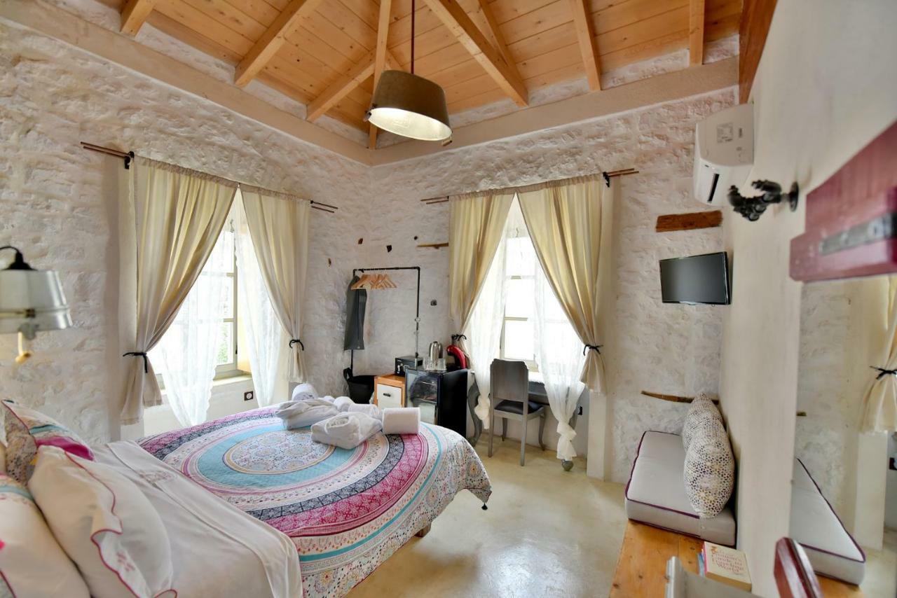 Mastoris Mansion Hotel Hydra  Buitenkant foto